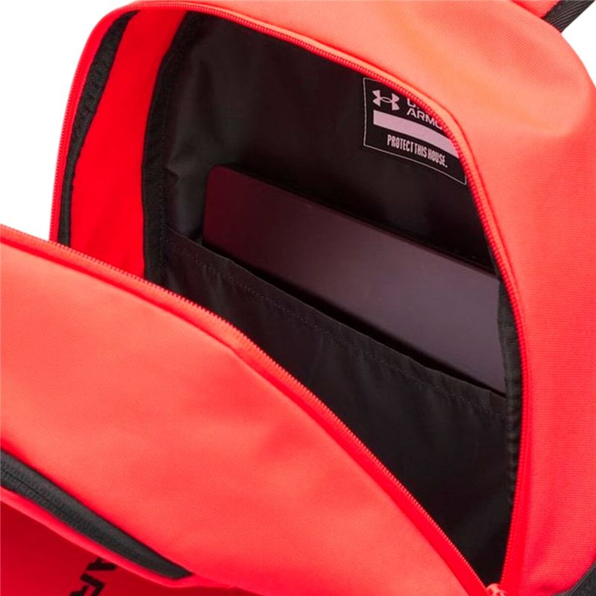 Under Armour Träningsväska Under Armour Hustle Lite Röd – produktbild 3 (Itsbag)